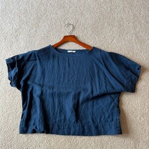 Linenfox navy short sleeve boxy top. Size S-M